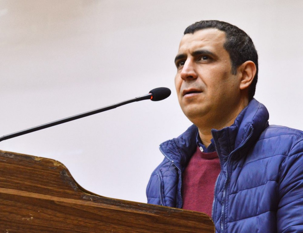 غزل، زبان هنریِ روزگار ما