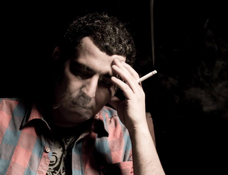 مى‌سوزم و دود مرا مى‌بلعى